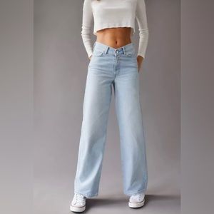 Urban Outfitters BDG Light Wash High Waisted Jeans, Dipped V Flare - size 27
